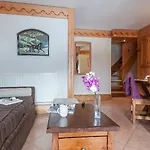 Résidence Pierre&vacances Premium Les Fermes De Aparthotel Méribel