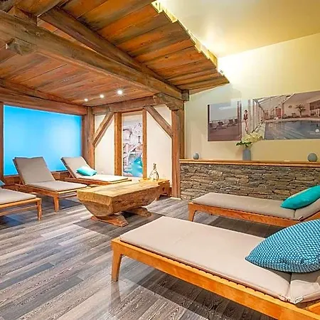 Apartmanhotel Pierre & Premium Les Fermes De 3*